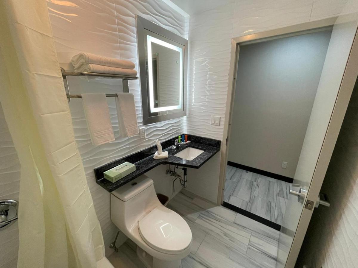Casa Blanca Hotel Brooklyn New York Bagian luar foto